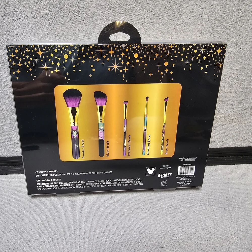 Disney Villains Beauty Set with Brushes and‎ Sponges